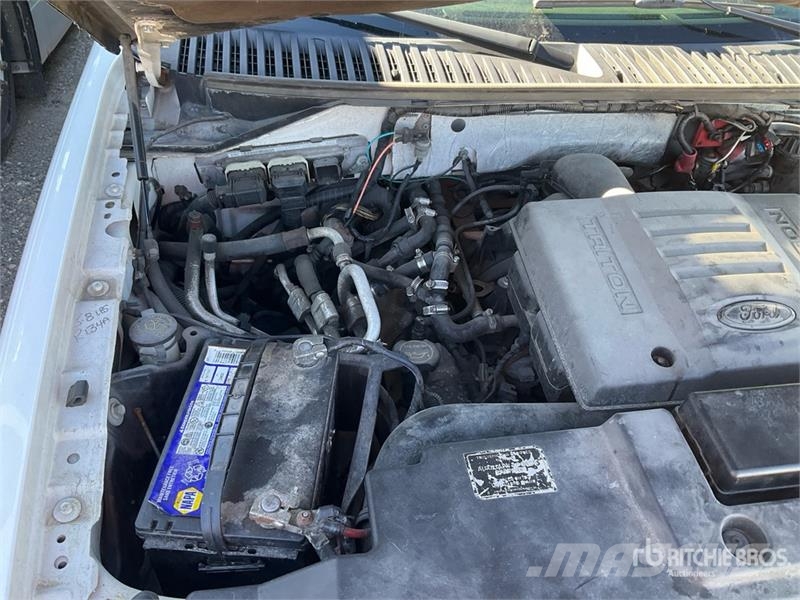 Ford Expedtion XLT Limousine 汽车