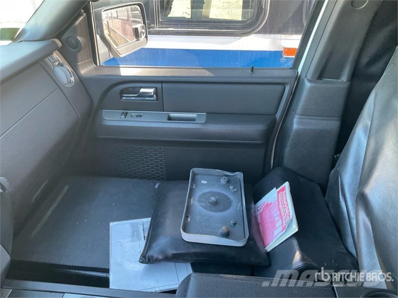 Ford Expedtion XLT Limousine 汽车