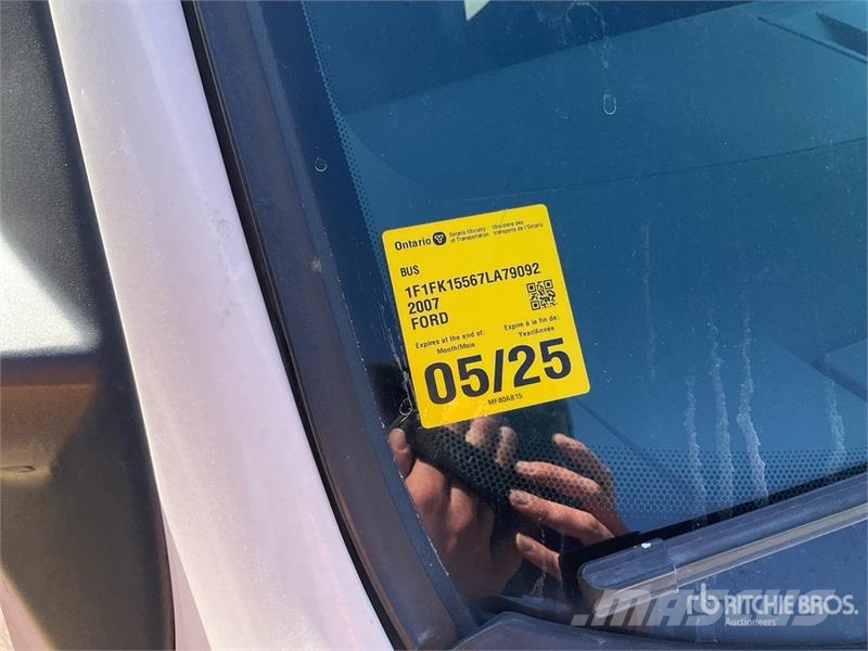 Ford Expedtion XLT Limousine 汽车