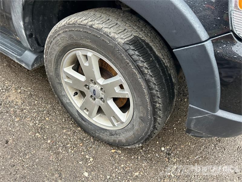 Ford Explorer سيارات