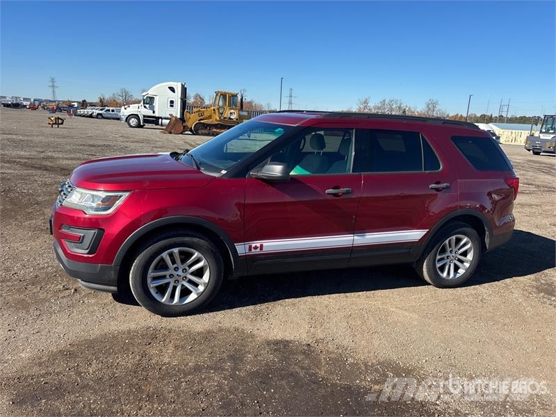Ford Explorer 汽车