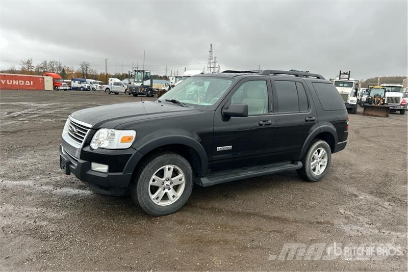 Ford Explorer سيارات