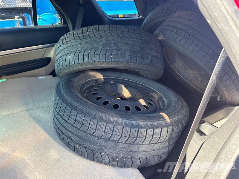 Ford Explorer 汽车
