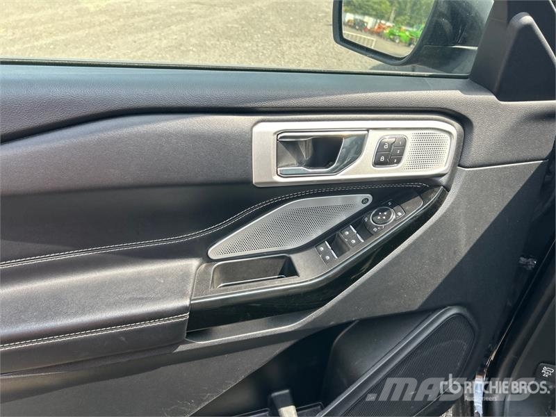 Ford Explorer Auto