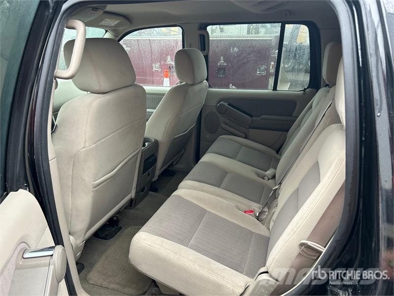 Ford Explorer سيارات