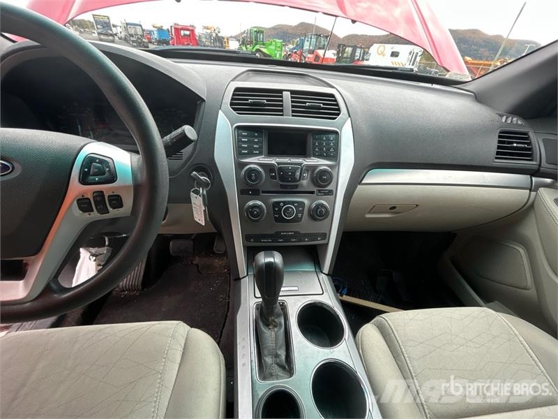 Ford Explorer سيارات