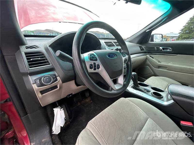 Ford Explorer سيارات