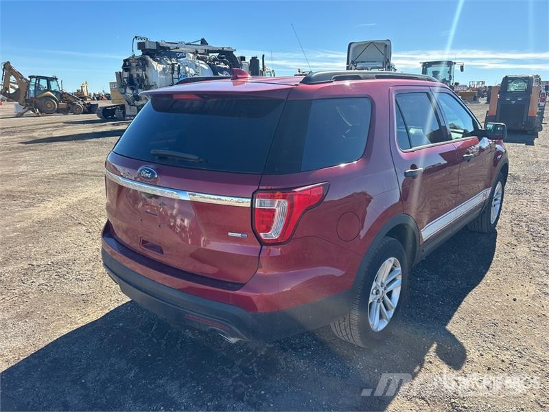 Ford Explorer 汽车