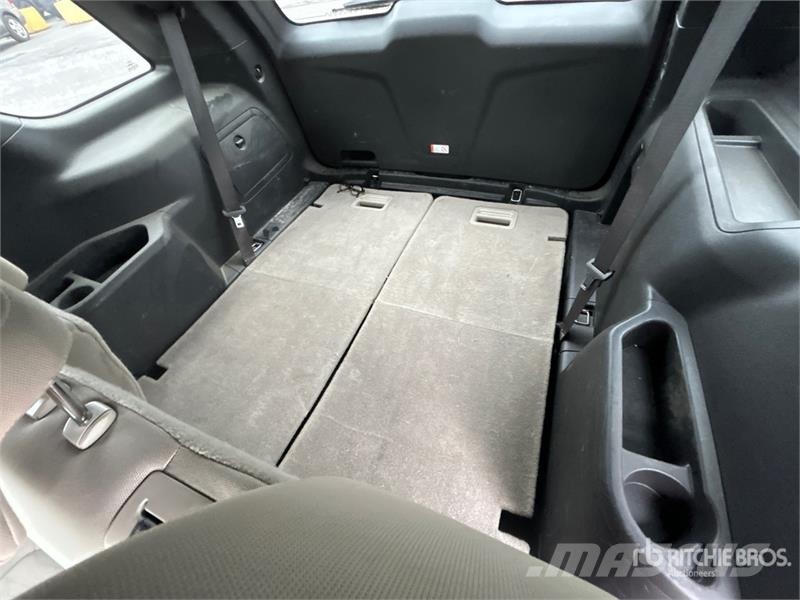 Ford Explorer سيارات