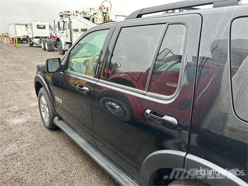Ford Explorer سيارات