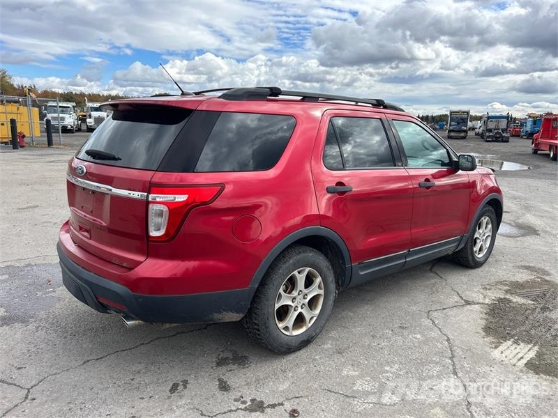 Ford Explorer سيارات