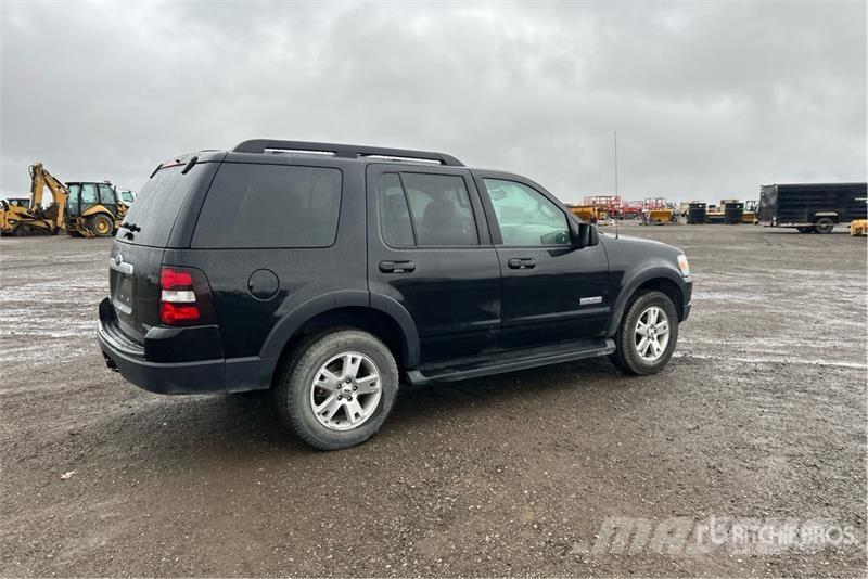 Ford Explorer سيارات