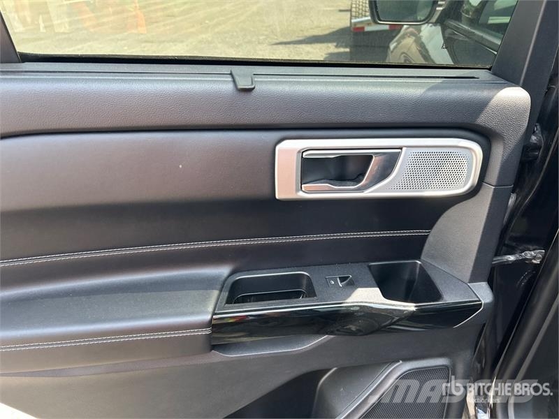 Ford Explorer Auto