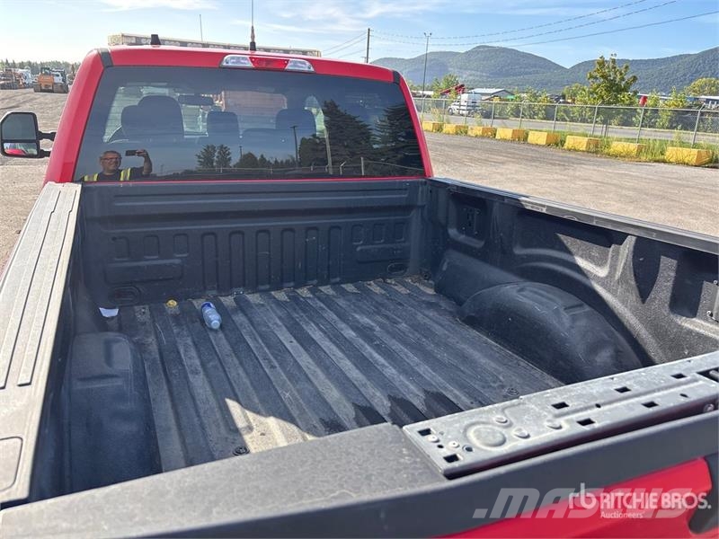 Ford F-150 4x4 Crew Cab Pickup Інше