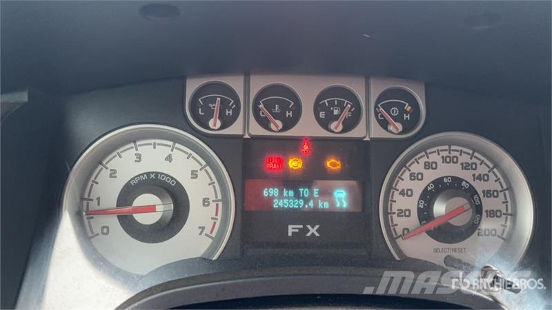 Ford F-150 FX4 4x4 Crew Cab Pickup أخرى