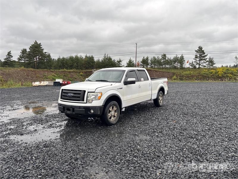 Ford F-150 FX4 4x4 Crew Cab Pickup أخرى