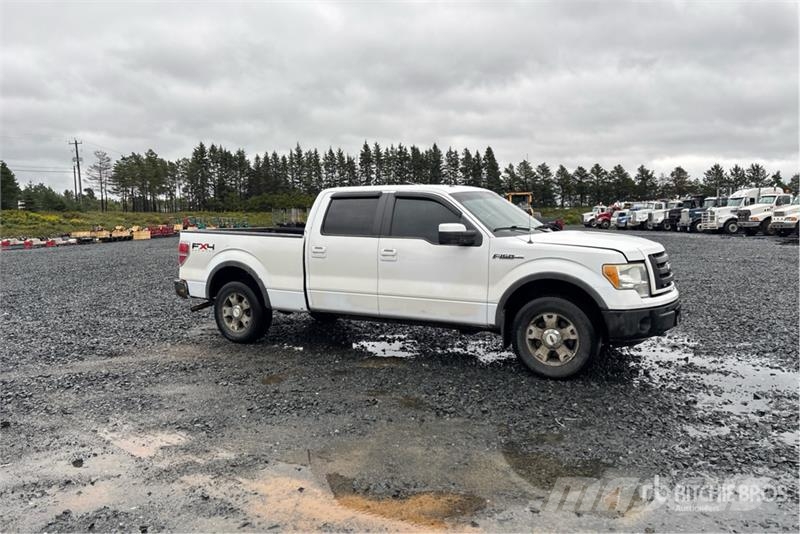Ford F-150 FX4 4x4 Crew Cab Pickup أخرى