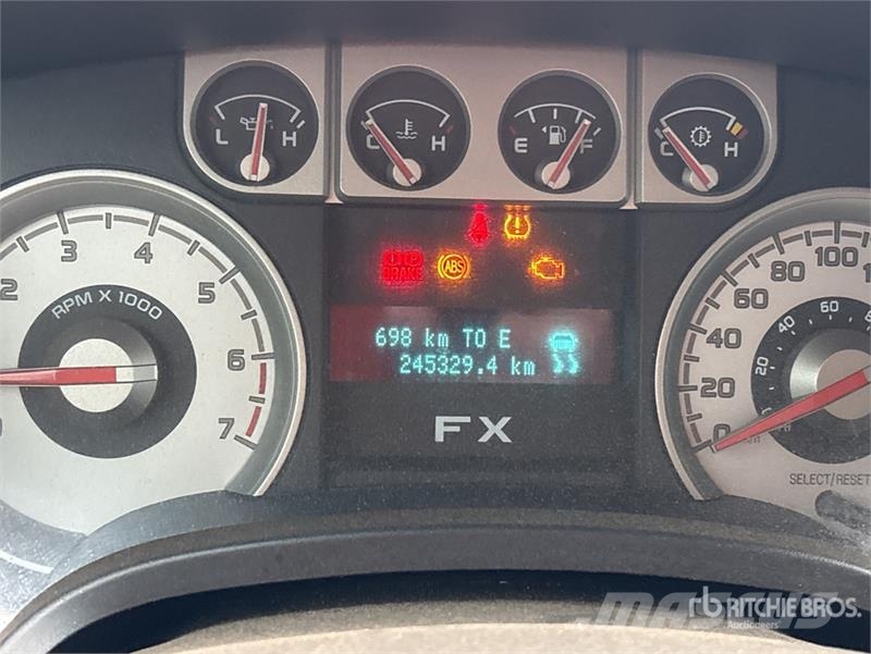 Ford F-150 FX4 4x4 Crew Cab Pickup أخرى