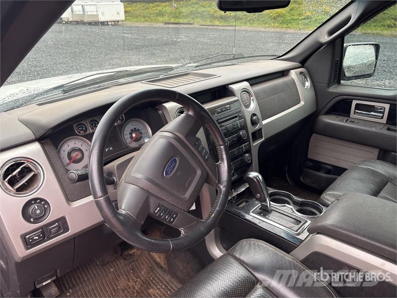 Ford F-150 FX4 4x4 Crew Cab Pickup أخرى