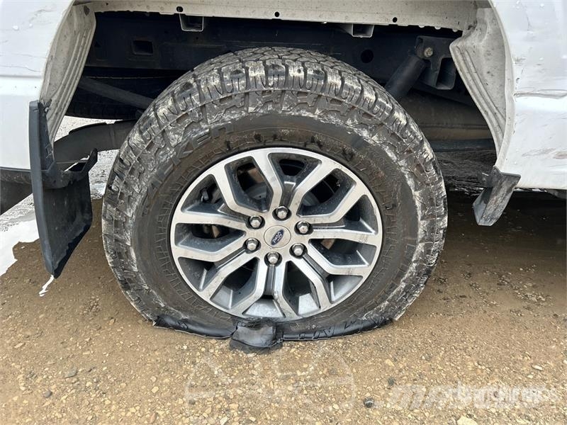 Ford F-150 Lariat 4x4 Crew Cab Pickup Ostalo