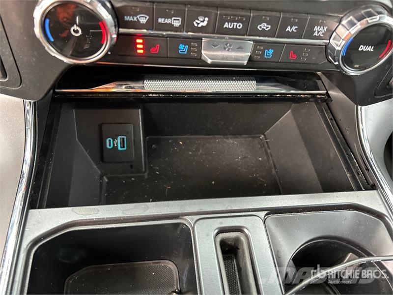 Ford F-150 Lariat 4x4 Crew Cab Pickup Ostalo