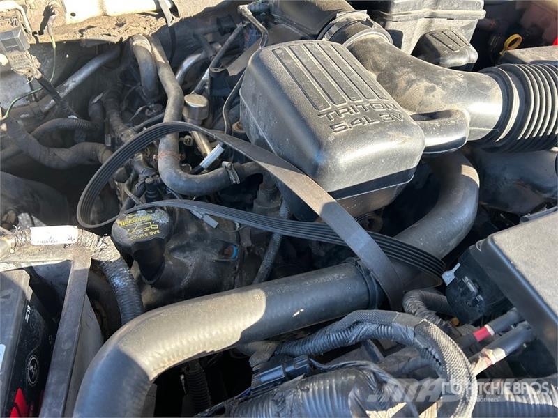 Ford F-150 Lariat 4x4 Crew Cab Pickup Ostalo