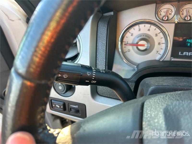 Ford F-150 Lariat 4x4 Crew Cab Pickup Ostalo