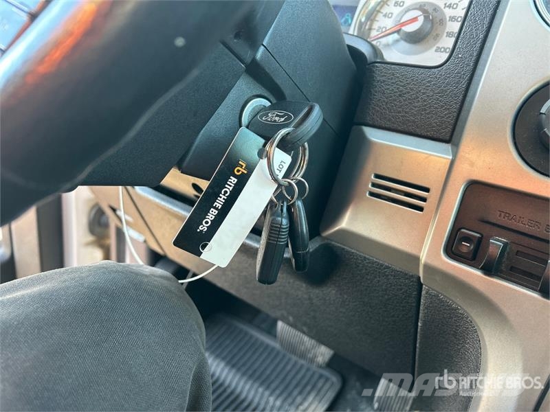 Ford F-150 Lariat 4x4 Crew Cab Pickup Ostalo