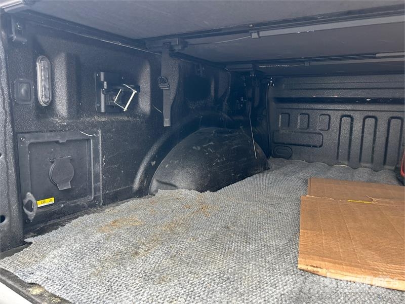 Ford F-150 Lariat 4x4 Crew Cab Pickup Ostalo
