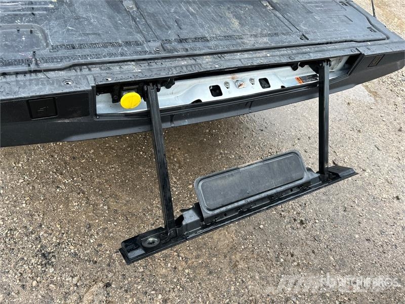 Ford F-150 Lariat 4x4 Crew Cab Pickup Ostalo