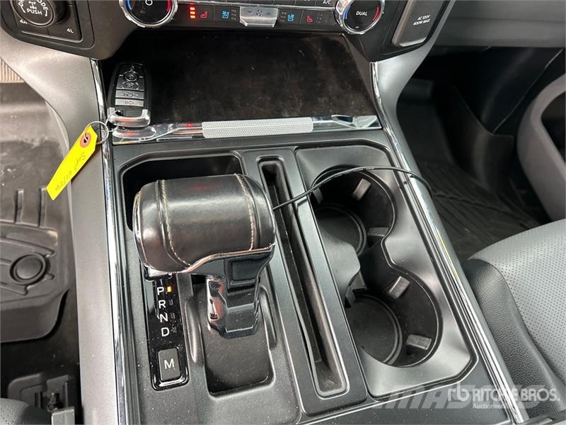Ford F-150 Lariat 4x4 Crew Cab Pickup Ostalo