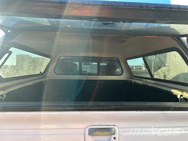 Ford F-150 Lariat 4x4 Crew Cab Pickup Ostalo