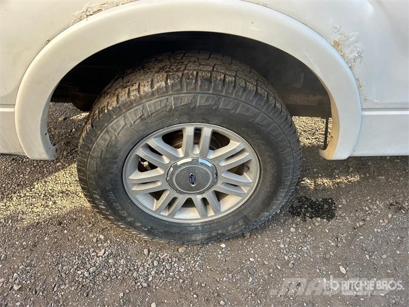 Ford F-150 Lariat 4x4 Crew Cab Pickup Ostalo