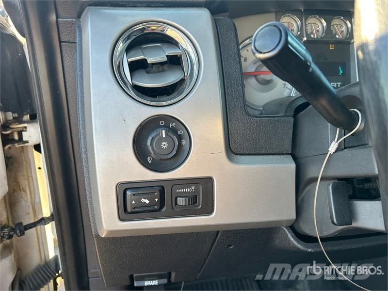Ford F-150 Lariat 4x4 Crew Cab Pickup Ostalo