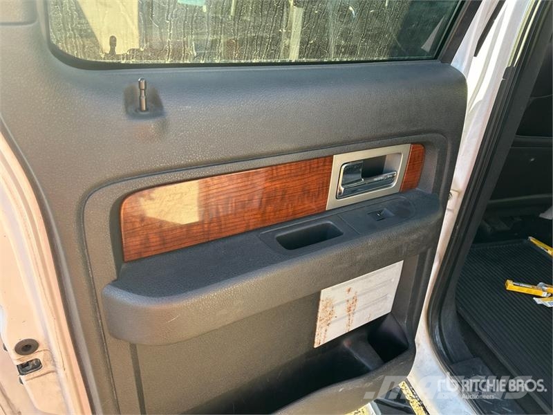 Ford F-150 Lariat 4x4 Crew Cab Pickup Ostalo