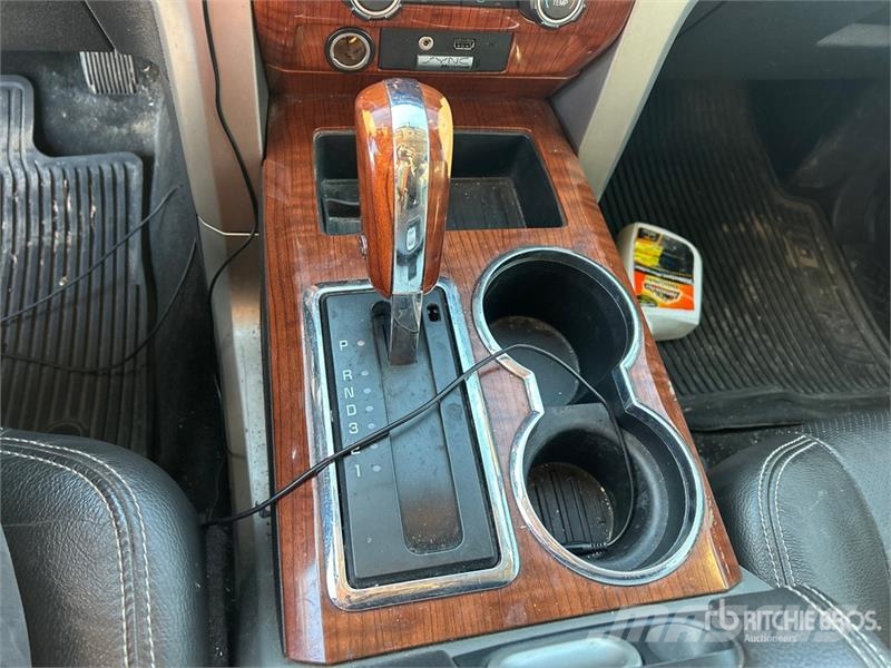 Ford F-150 Lariat 4x4 Crew Cab Pickup Ostalo