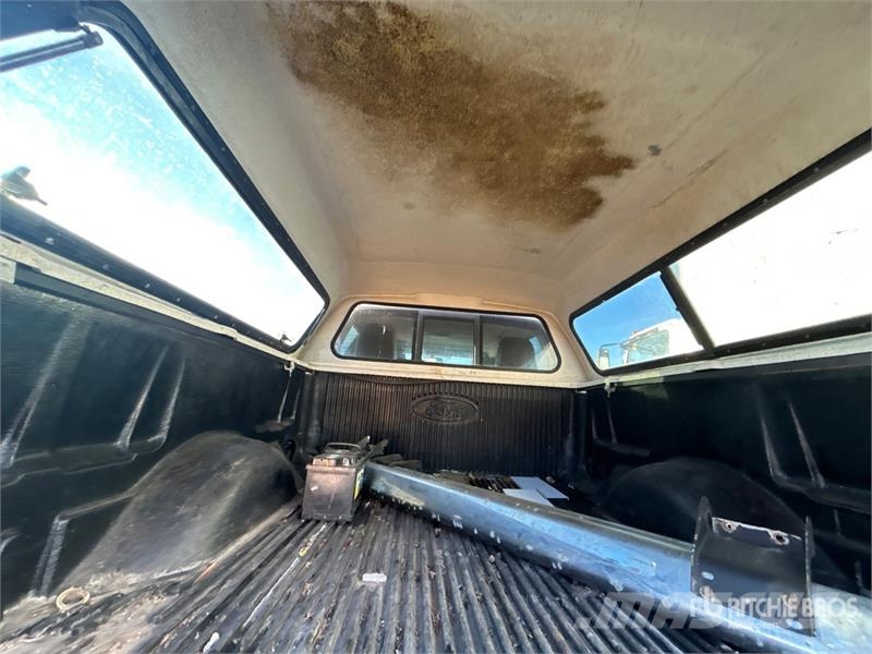Ford F-150 Lariat 4x4 Crew Cab Pickup Ostalo