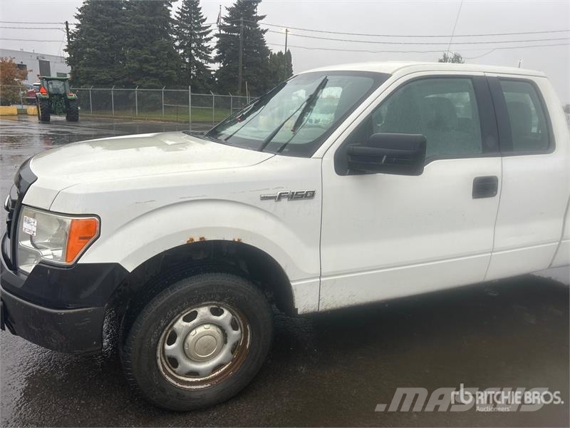 Ford F-150 XL 4x2 Extended Cab Pickup Інше