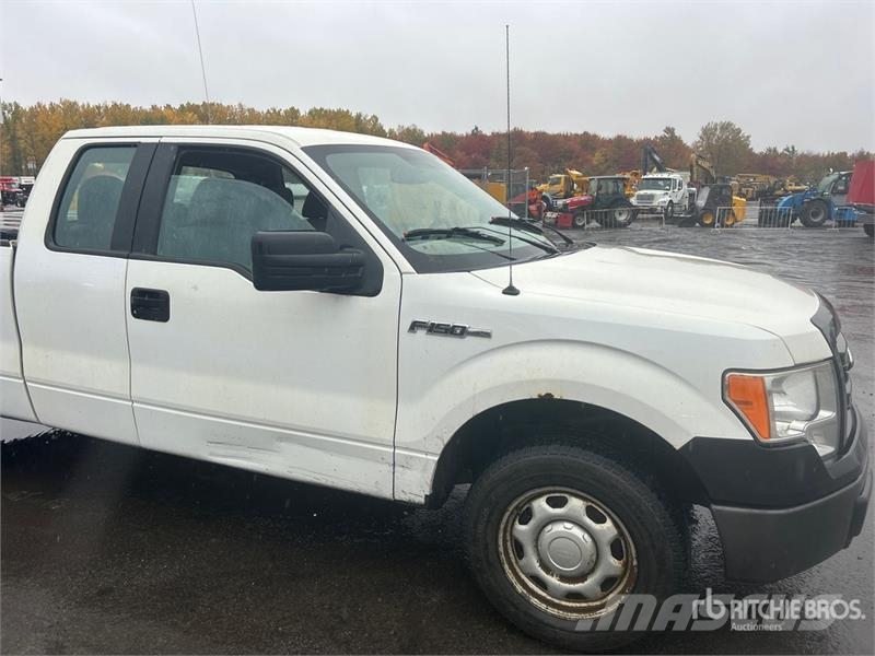 Ford F-150 XL 4x2 Extended Cab Pickup Інше