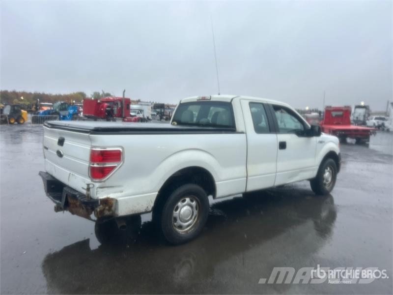 Ford F-150 XL 4x2 Extended Cab Pickup Інше