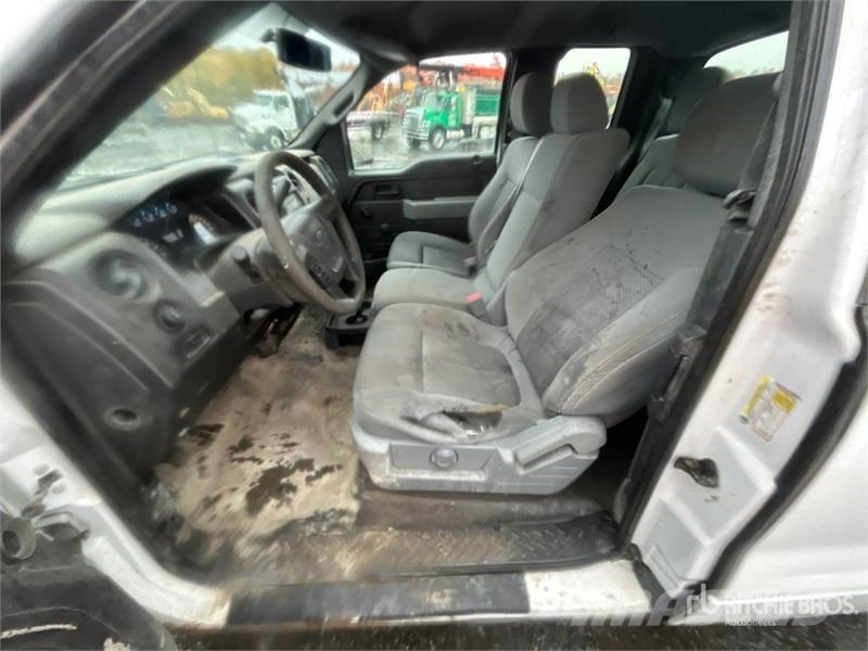 Ford F-150 XL 4x2 Extended Cab Pickup Інше