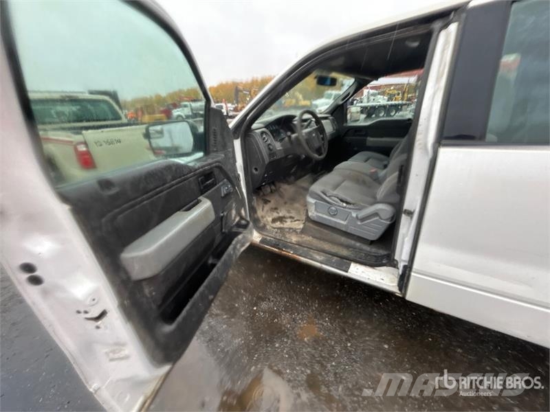 Ford F-150 XL 4x2 Extended Cab Pickup Інше