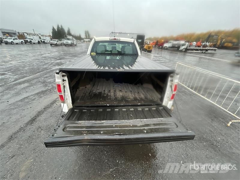 Ford F-150 XL 4x2 Extended Cab Pickup Інше