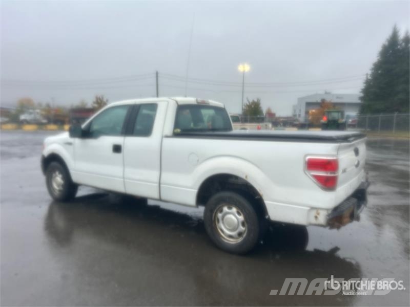 Ford F-150 XL 4x2 Extended Cab Pickup Інше