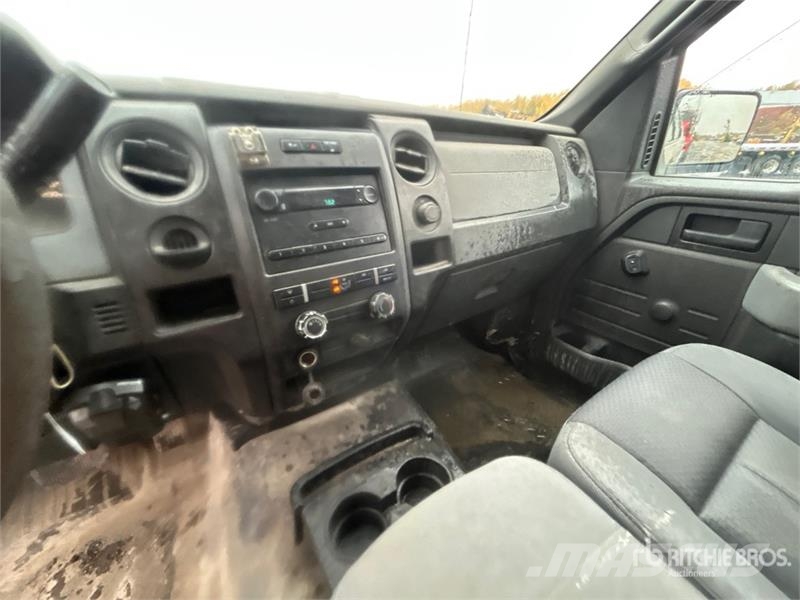 Ford F-150 XL 4x2 Extended Cab Pickup Інше