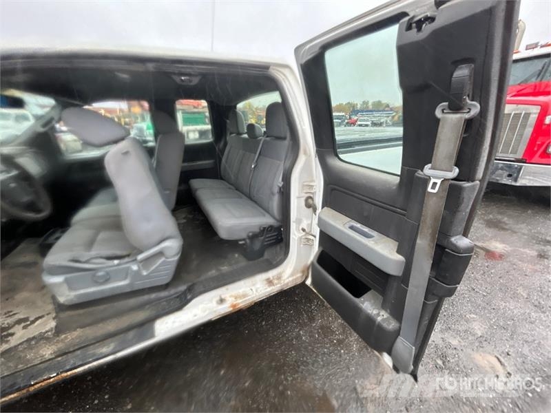 Ford F-150 XL 4x2 Extended Cab Pickup Інше