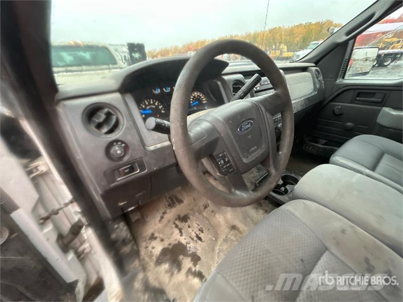 Ford F-150 XL 4x2 Extended Cab Pickup Інше