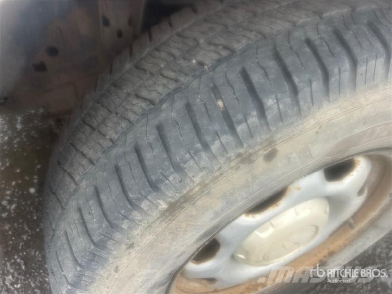 Ford F-150 XL 4x2 Extended Cab Pickup Інше