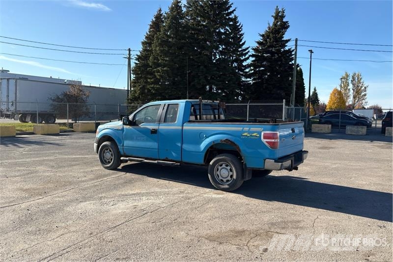 Ford F-150 XL 4x4 Extended Cab Pickup Egyéb