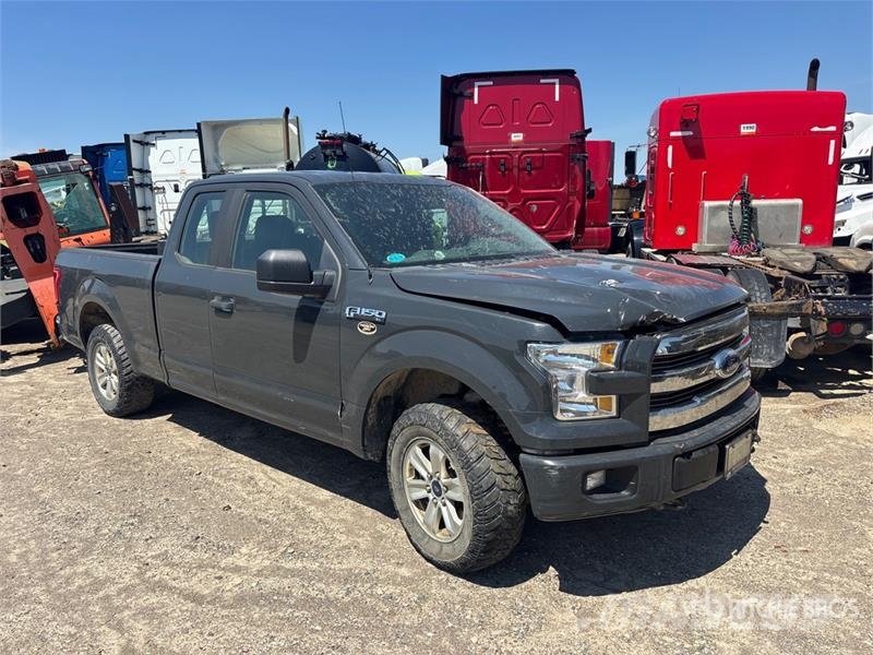 Ford F-150 XL 4x4 Extended Cab Pickup (Inoperable) Inne